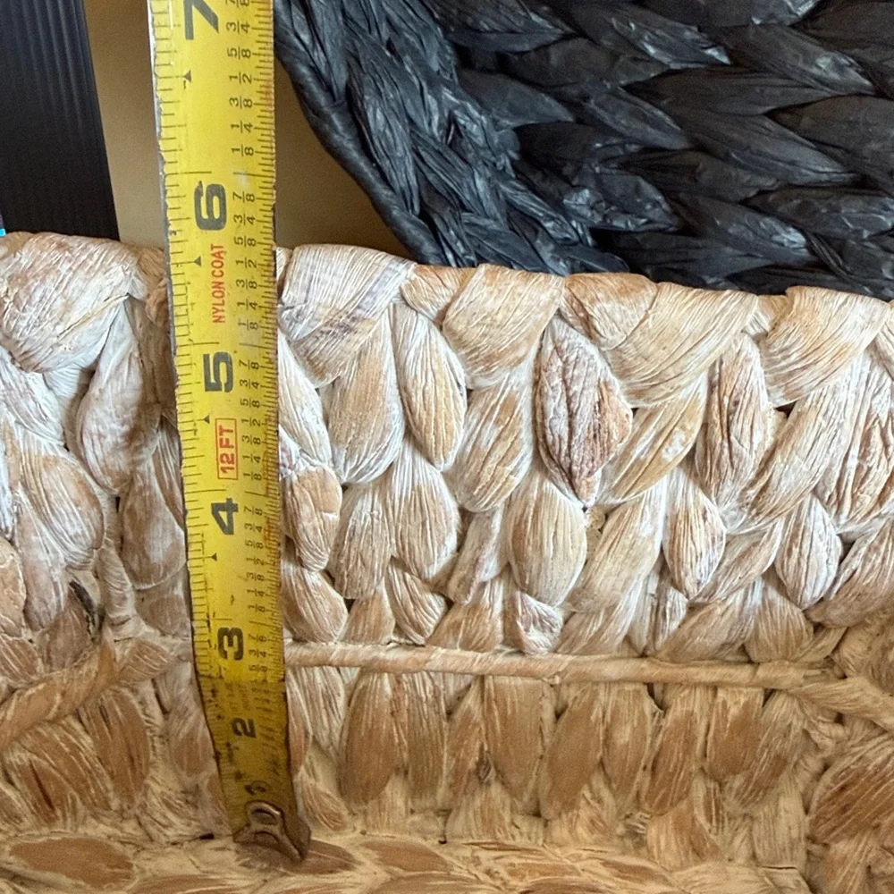Handwoven Natural Seagrass Storage Basket - Whitewashed Tan🐚